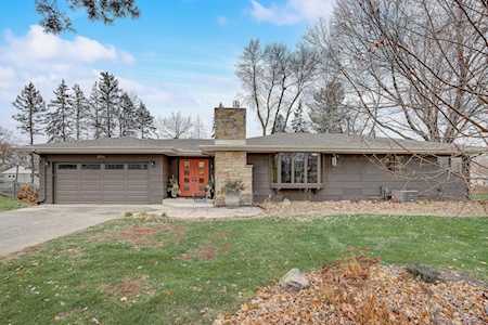 10911 Oak Knoll Terrace N Minnetonka, MN 55305