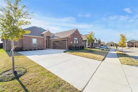 1306 Axis Deer Road Arlington, TX 76002