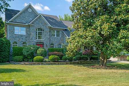 2504 Sherwood Hall Ln Alexandria, VA 22306