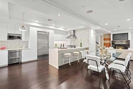 21 Cambridge Way Weehawken, NJ 07086