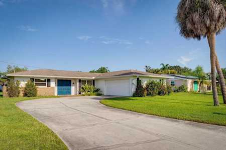443 Sunnyside Dr Venice, FL 34293