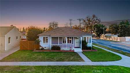 5249 Bellflower Blvd Lakewood, CA 90713