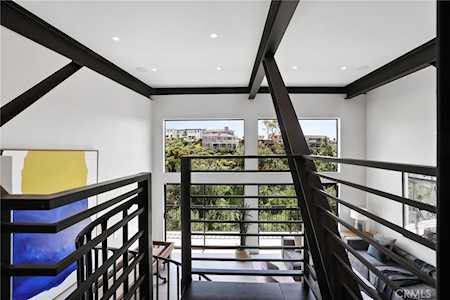 328 Hazel Dr Corona Del Mar, CA 92625