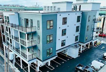 157 Chestnut #305 Chelsea, MA 02150
