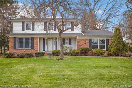 21183 E Chigwidden St Northville, MI 48167