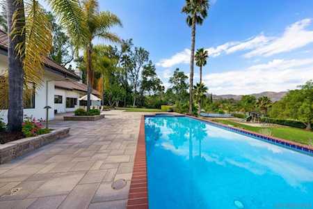 17329 Avenida Peregrina Rancho Santa Fe, CA 92067