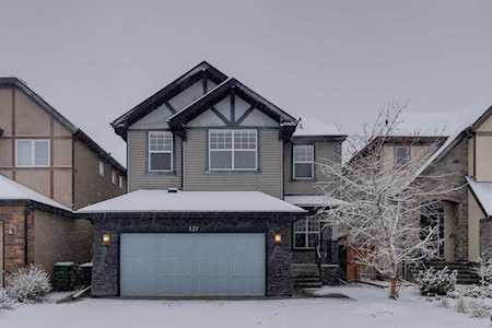 121 Aspenshire Crescent SW Calgary, AB T3H 0R5