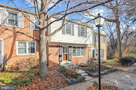 552 Monet Dr Rockville, MD 20850