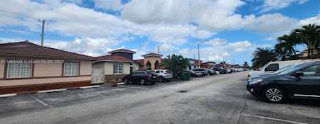 9316 NW 121st Ter Hialeah Gardens, FL 33018