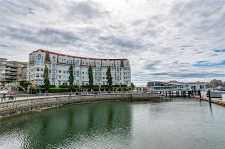 10 Paul Kane Pl #113 Victoria, BC V9A 7J8