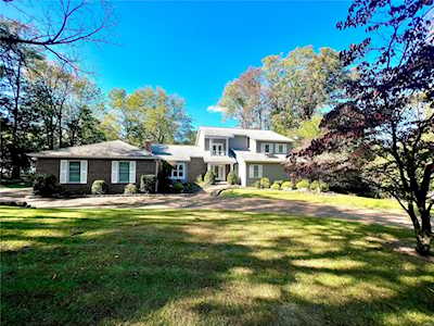 61 Garden Maryland Heights, MO 63043