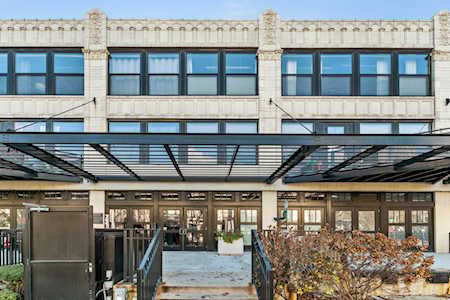 1071 W 15th St W #102 Chicago, IL 60608
