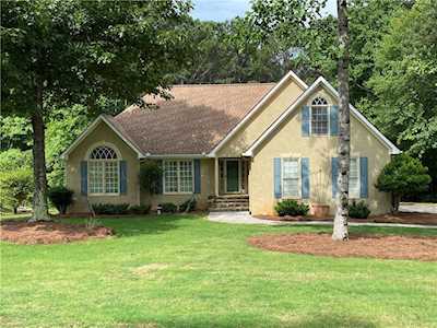 Discover Tranquil Living in Brookstone Park Subdivision Newnan