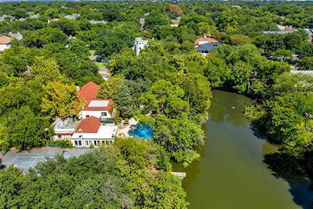Must-Have Features for Luxury Home Buyers in Texas