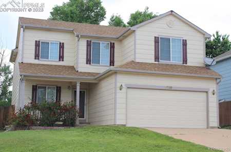 6720 Kristy Ln Colorado Springs, CO 80915