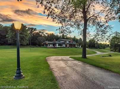 Milford Homes With A Barn For Sale Milford Barn Properties