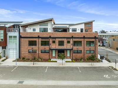 Sea Beach Townhomes in Santa Cruz