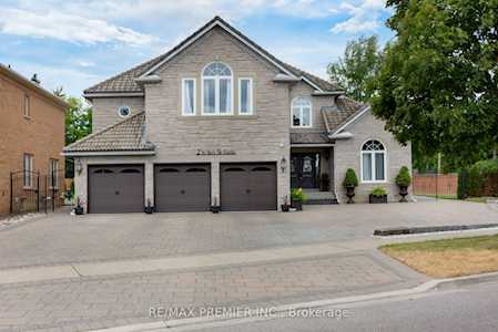 21 Belvia Dr, Vaughan, ON L4K 5J6