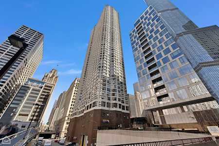 River Plaza Condos of Chicago | 405 N Wabash Ave