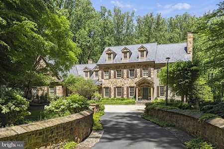 7019 Natelli Woods Ln Bethesda,  MD 20817