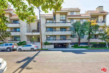 The Park Encino | Encino Condos | 5325 Newcastle Ave Encino, CA 91316