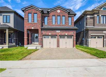 39 Broadacre Drive Kitchener,  ON N2R 0S5