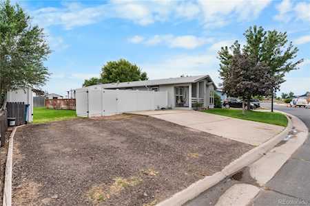 207 Willow Dr Lochbuie, CO 80603