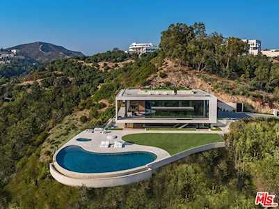 Luxury Beachfront Estate