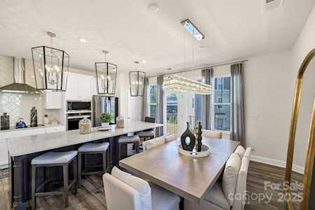 Towns at Greenway - Image 2