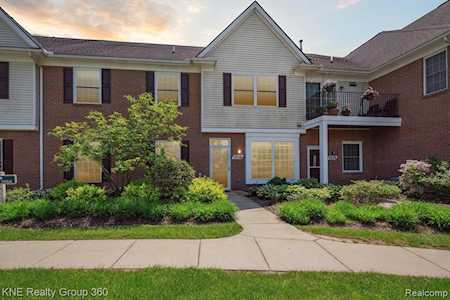 1056 Shiawassee Circle Howell Twp, MI 48843