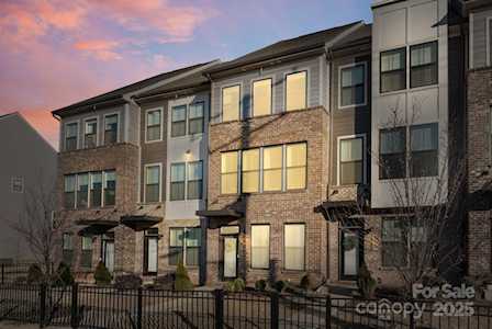 South Tryon Townhomes for Sale Charlotte, NC | Hendrix Properties