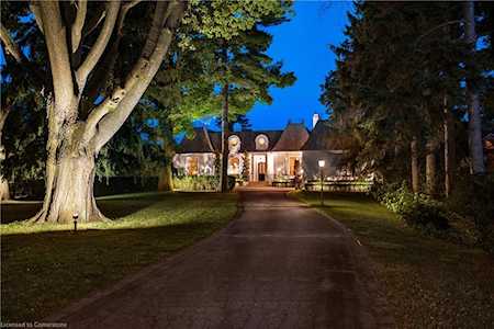 4410 Lakeshore Road Burlington, ON L7L 1B4