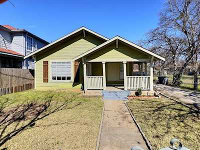 217 W Suffolk Avenue Dallas, TX 75208
