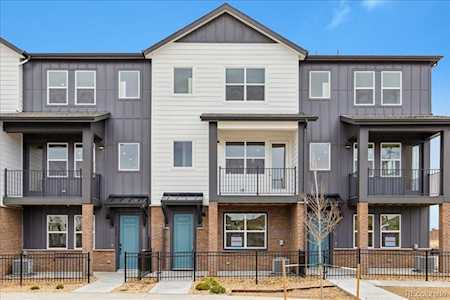 6814 Merseyside Ln Castle Pines, CO 80108