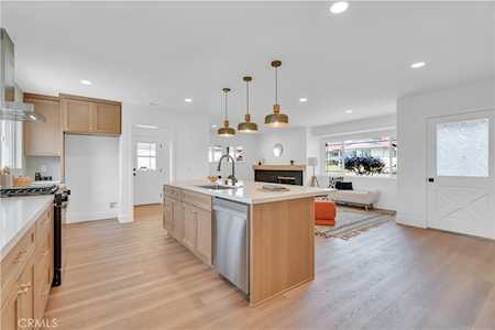 10525 S 5th Ave Inglewood,  CA 90303