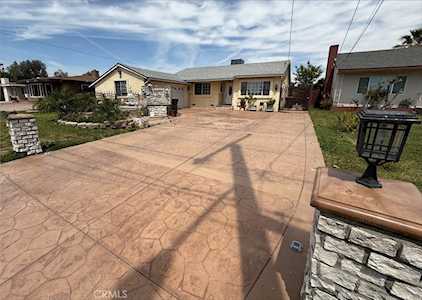 17442 Vine St Fontana,  CA 92335