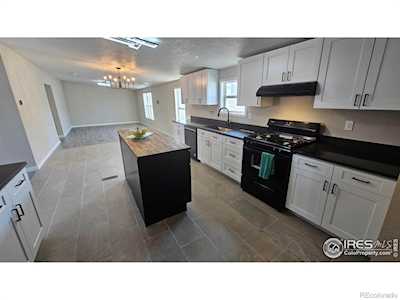 204 Linden Dr Log Lane Village, CO 80705