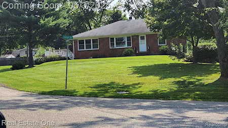 84 Lyford Rd Waterford Twp, MI 48328