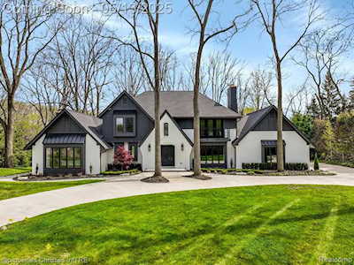 245 Chestnut Circle Bloomfield Hills, MI 48304