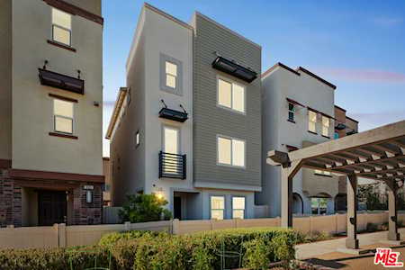 605 Daniel Freeman Circle Inglewood,  CA 90301