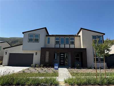 15994 Conservatory Dr Fontana,  CA 92336