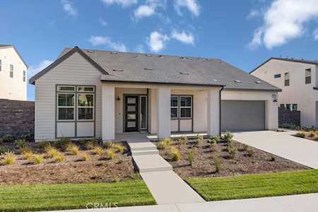 15949 Conservatory Dr Fontana,  CA 92336