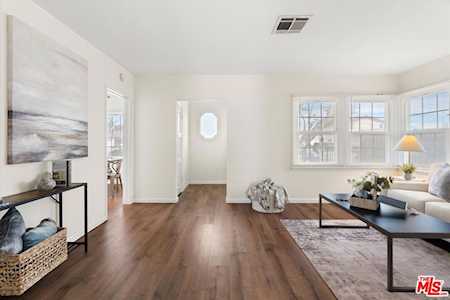 10910 S Burl Ave Inglewood,  CA 90304