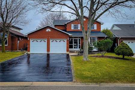 251 Alderlea Avenue Mount Hope, ON L0R 1W0