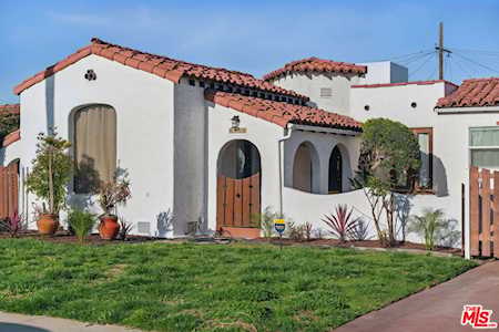 8809 S 5th Ave Inglewood,  CA 90305