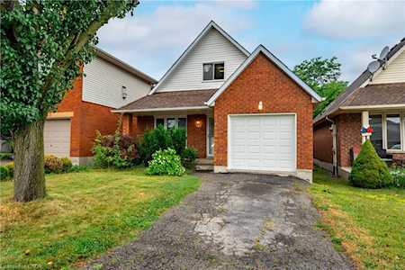 707 Acadia Drive Hamilton, ON L8W 3V2