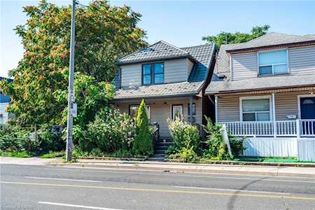 1124 Cannon Street E Hamilton, ON L8L 2J8