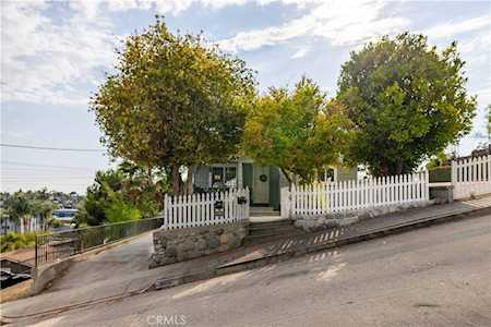 329 Marie Ave Los Angeles,  CA 90042