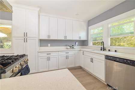 328 Vista Place Los Angeles,  CA 90042