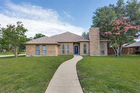 411 Rocky Glen Circle Murphy, TX 75094